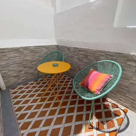 Beach Vibes - Patio Apartment *